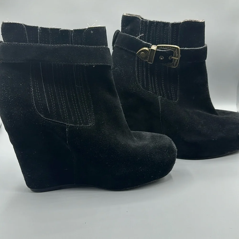 Betsey Johnson wedge booties - Picture 1 of 4
